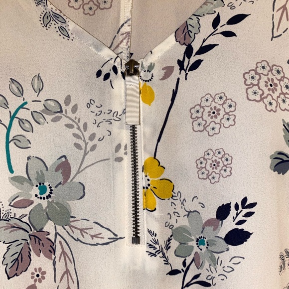 Maurice’s floral plus size blouse - Picture 9 of 11